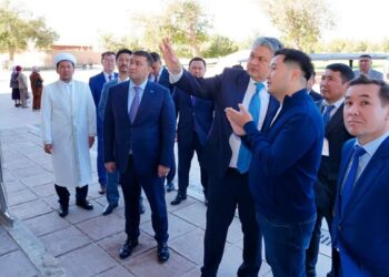 ТҮРКІСТАН ТУРИСТІК ӘЛЕУЕТІН АРТТЫРМАҚ: НЫСАНДАРДЫ РЕСТАВРАЦИЯЛАУ, КЕШКІ ЭКСКУРСИЯЛАР ЖӘНЕ ЖАҢА ӘУЕ РЕЙСТЕРІ.