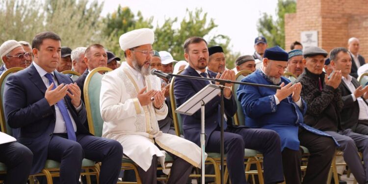 ТҮРКІСТАНДА «БАБАЛАР РУХЫНА 100 ХАТЫМ» АТТЫ ТАҒЫЛЫМДЫ ІС-ШАРА ӨТТІ.