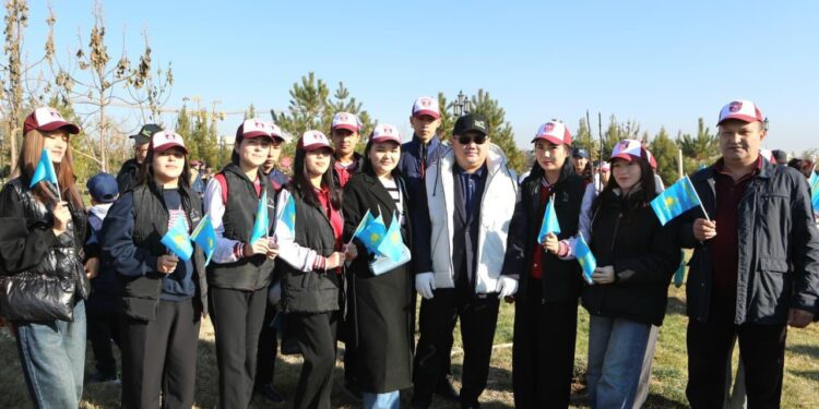 «ДЕНДРОСАЯБАҚТА» КҮЗГІ АҒАШ ОТЫРҒЫЗУ АКЦИЯСЫ ӨТТІ.