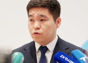 ТҮРКІСТАН: ЖЫЛДЫҢ ҮЗДІК ЖАСТАРЫНА ҚҰРМЕТ КӨРСЕТІЛДІ.