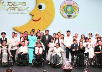 «Дара ұрпақ» театры ашылып, көрерменге «Жарық» мюзиклінің премьерасын ұсынды.