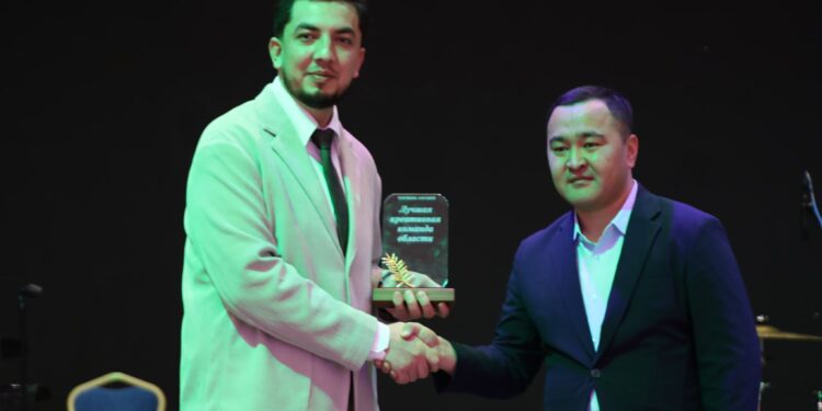 ТҮРКІСТАНДА ҮЗДІКТЕРДІ АНЫҚТАЙТЫН «QAYDA ПРЕМИЯ» САЛТАНАТТЫ КЕШІ ӨТТІ.