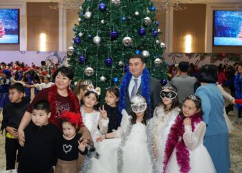 ТҮРКІСТАНДА ПРЕЗИДЕНТ АТЫНАН БАЛАЛАРҒА АРНАЛҒАН ЖАҢА ЖЫЛДЫҚ ШЫРШАТОЙ ӨТТІ.